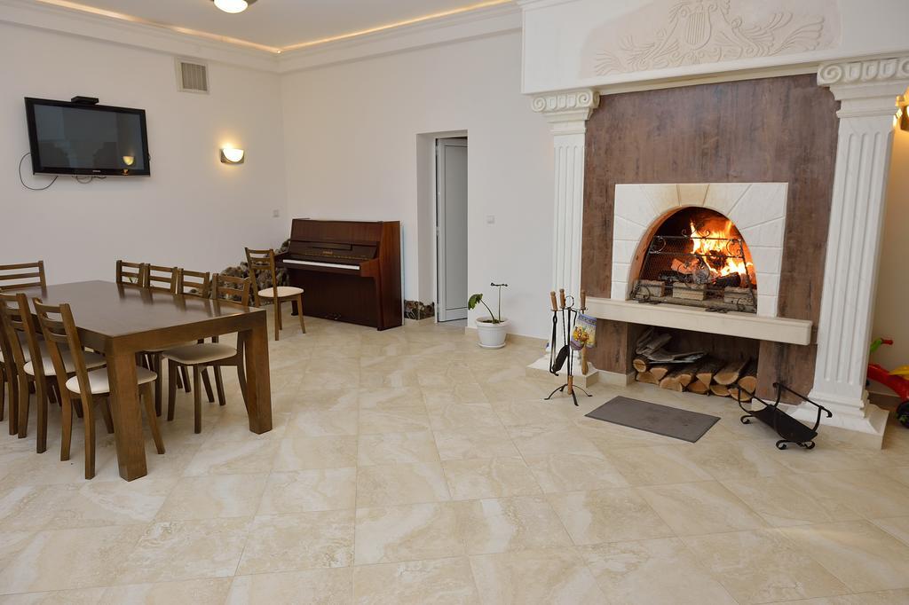 Guest House Nocturno Berkovitsa Extérieur photo