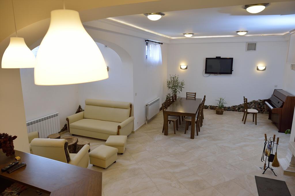 Guest House Nocturno Berkovitsa Extérieur photo